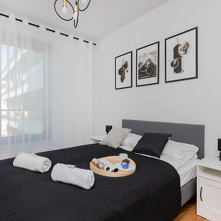 Plac Unii Apartment Gdynia By Noclegi Renters Exteriör bild