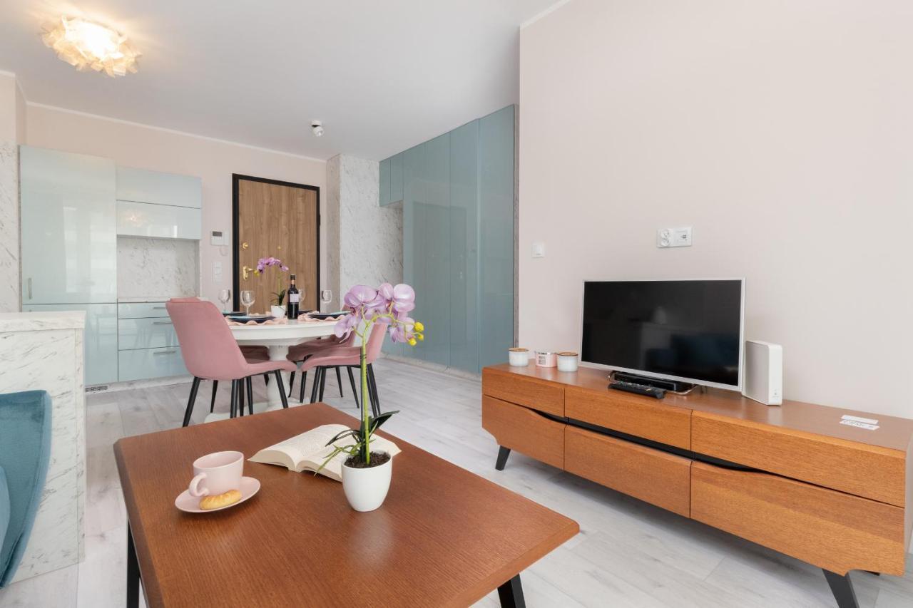 Plac Unii Apartment Gdynia By Noclegi Renters Exteriör bild