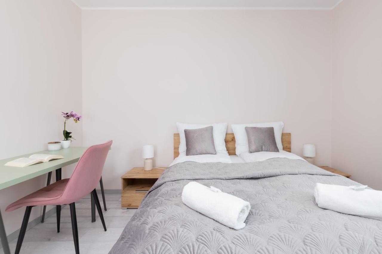 Plac Unii Apartment Gdynia By Noclegi Renters Exteriör bild