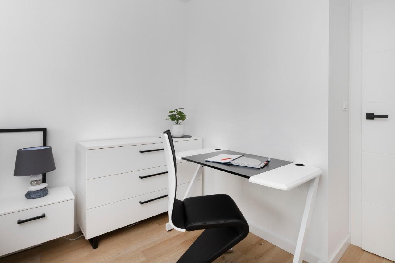 Plac Unii Apartment Gdynia By Noclegi Renters Exteriör bild