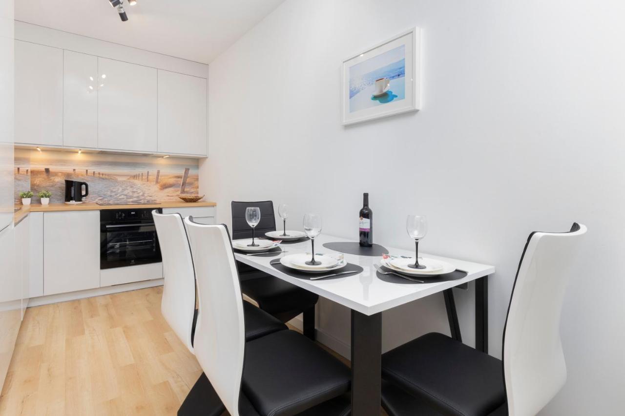 Plac Unii Apartment Gdynia By Noclegi Renters Exteriör bild