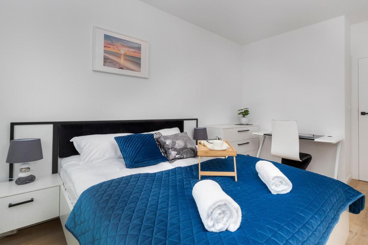 Plac Unii Apartment Gdynia By Noclegi Renters Exteriör bild