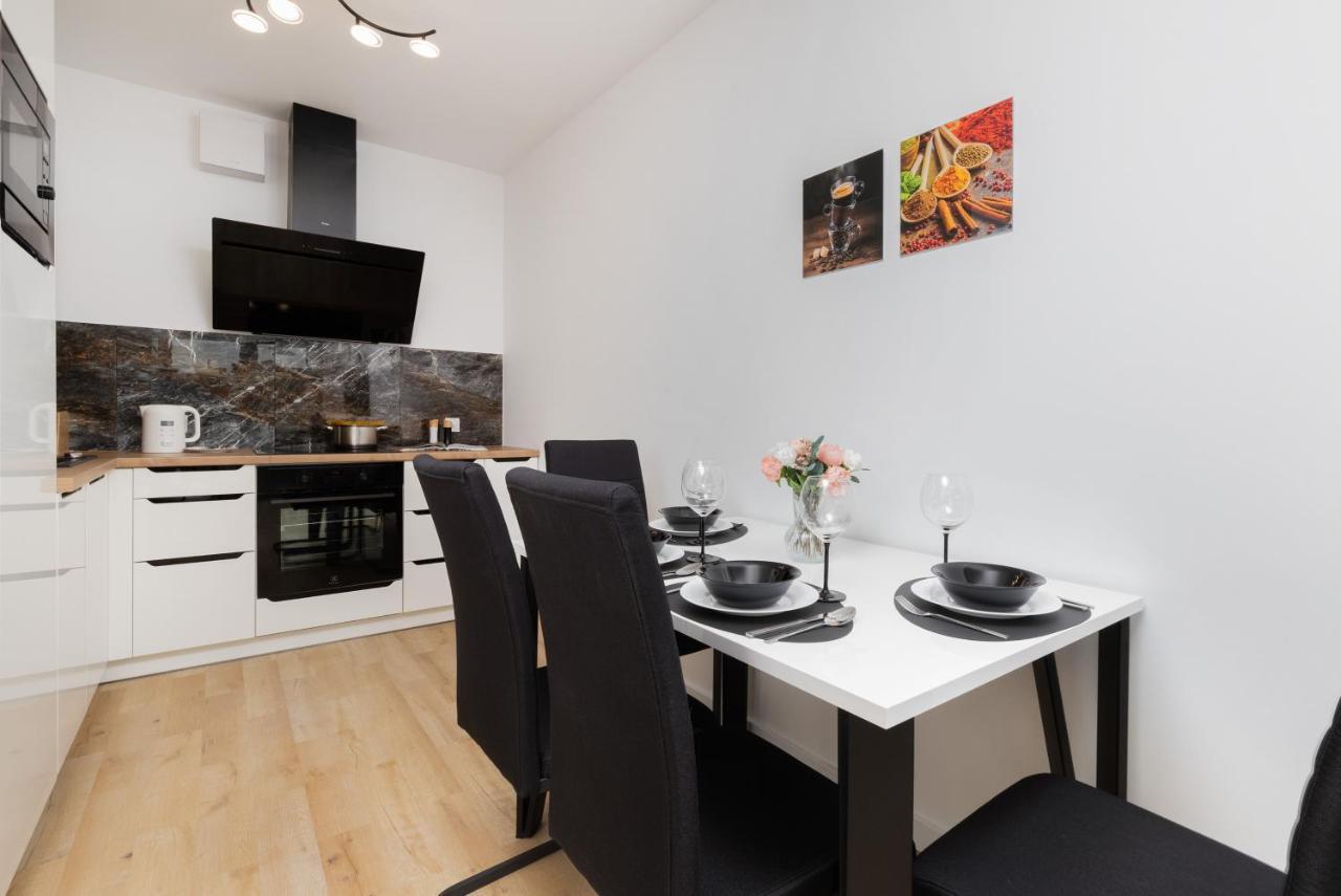 Plac Unii Apartment Gdynia By Noclegi Renters Exteriör bild